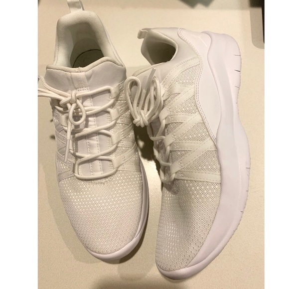 Jordan Deca Fly GS “Triple white” 6 youth /W7.5 - Picture 2 of 7